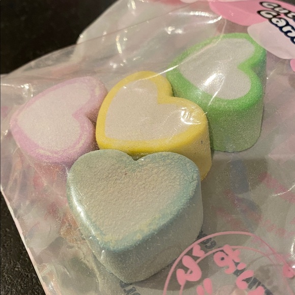 CutieCreative candy shop heart shaped marshmallows squishy toy - Picture 4 of 6